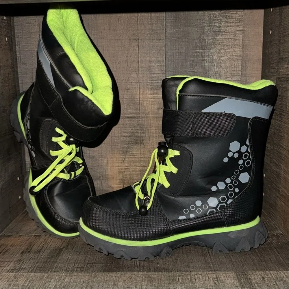 WONDER NATION snow boots-‎ lace up- size 3